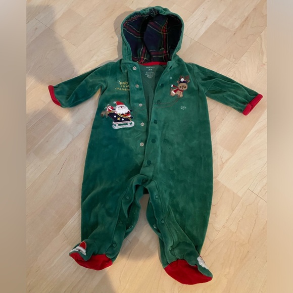 Baby’s first Christmas green onesie - 6-9 months - Picture 1 of 4